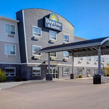 Days Inn & Suites By Wyndham Warman Buitenkant foto