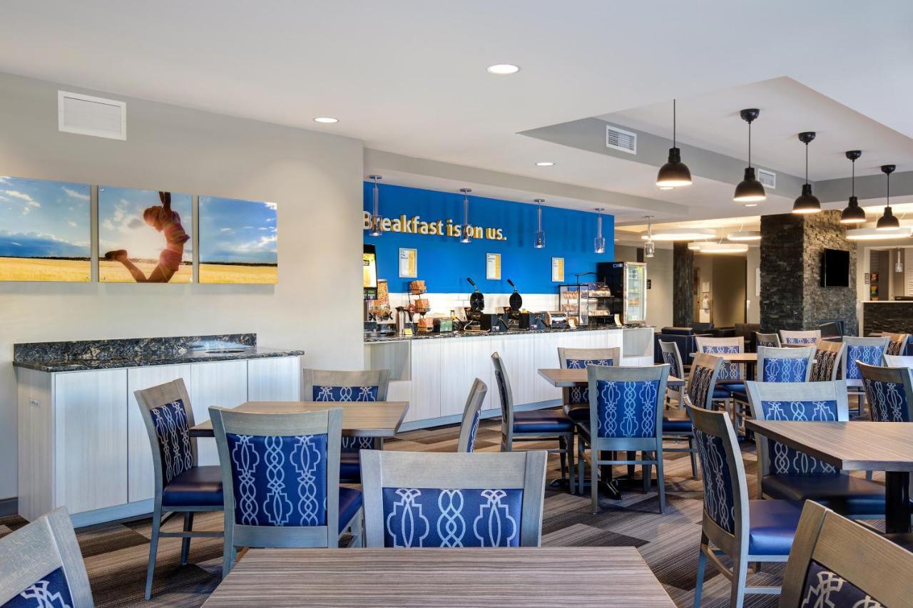 Days Inn & Suites By Wyndham Warman Buitenkant foto