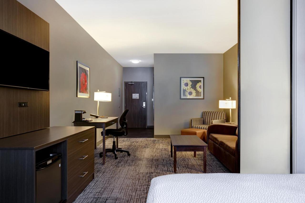 Days Inn & Suites By Wyndham Warman Buitenkant foto