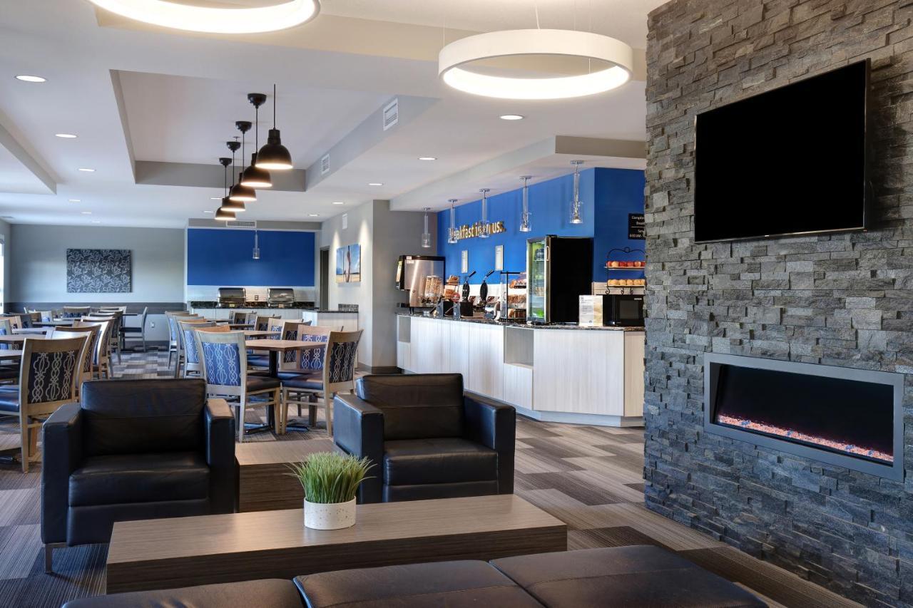 Days Inn & Suites By Wyndham Warman Buitenkant foto