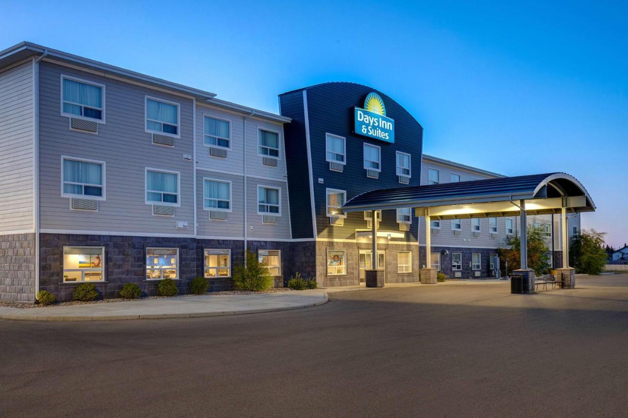 Days Inn & Suites By Wyndham Warman Buitenkant foto