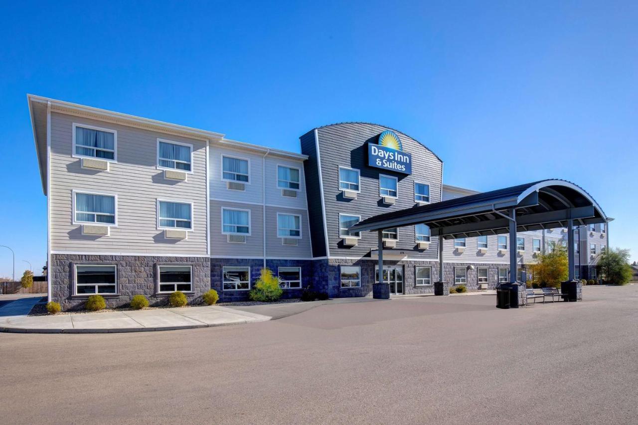 Days Inn & Suites By Wyndham Warman Buitenkant foto